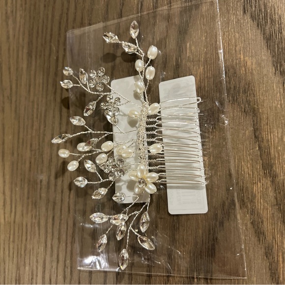 Pearl Rhinestone Hair Comb, Bridal Party Wedding Dress Styling Hair Bun Comb - Picture 5 of 6